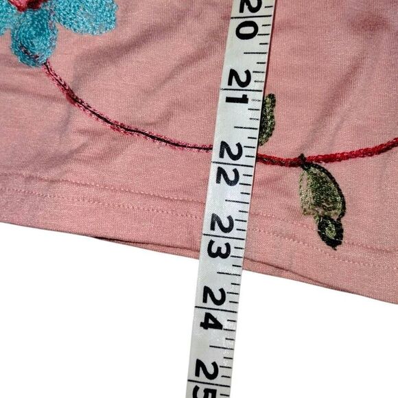 LIV Los Angeles Womens Top Sz 1X Pink Embroidered Peasant Boho Swiftie Lover Out - Picture 9 of 10